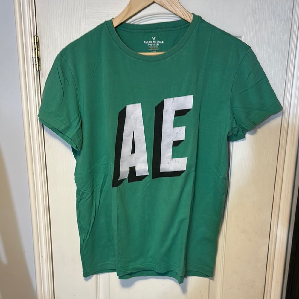 American Eagle Green Graphic T-Shirt M